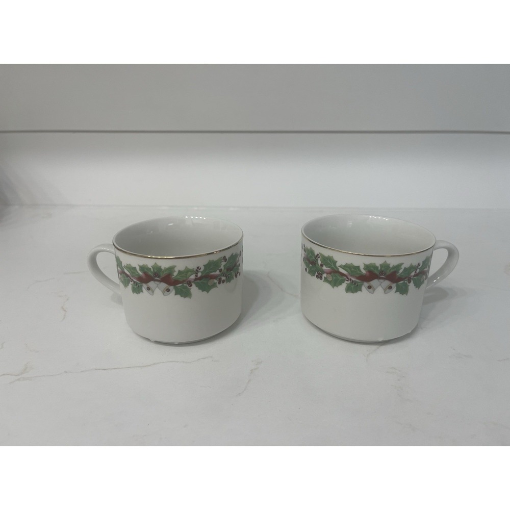 Vintage Sango Christmas Holly #8415 Set of 3  Mugs Coffee Cups Korea